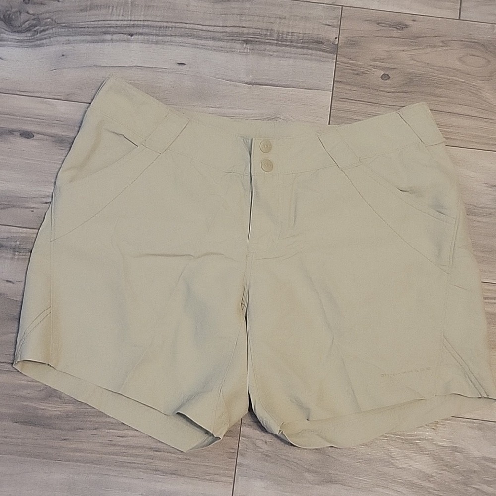 Columbia Women's Cargo Shorts - Light Tan